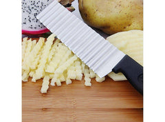 Wavy potato cutter knife